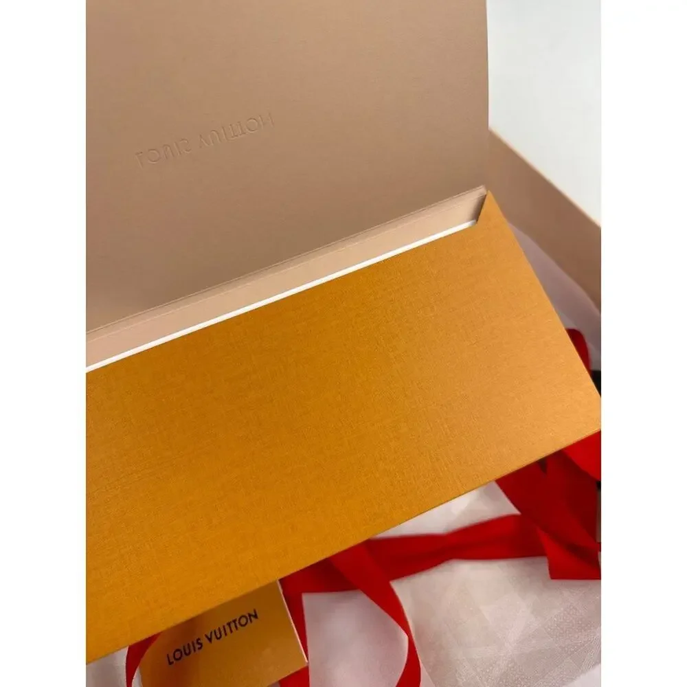 Louis Vuitton - Giftbox in Orange
